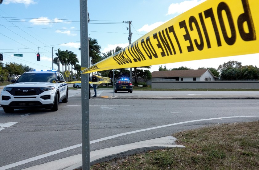 Estados Unidos: Hombre mata a tres compañeros de su trabajo a batazos y cuchilladas