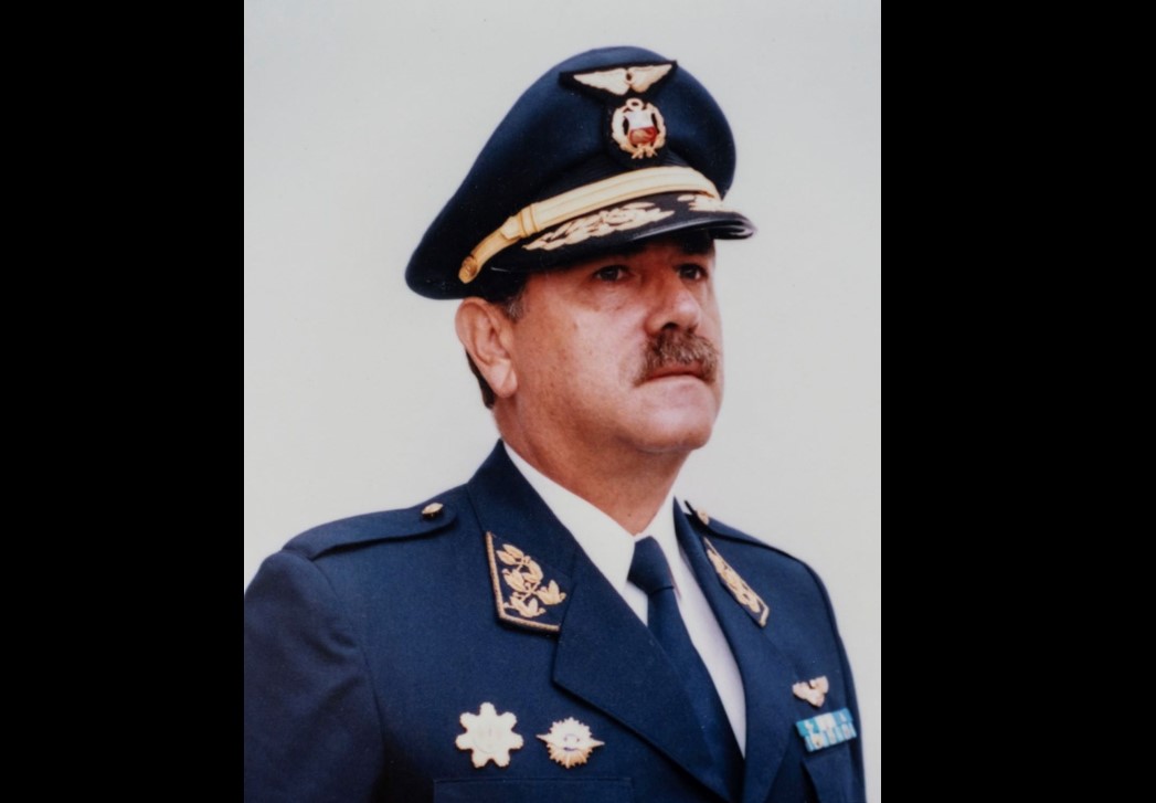 Por: César Gallo Lale // Una democracia enferma y un Estado moribundo