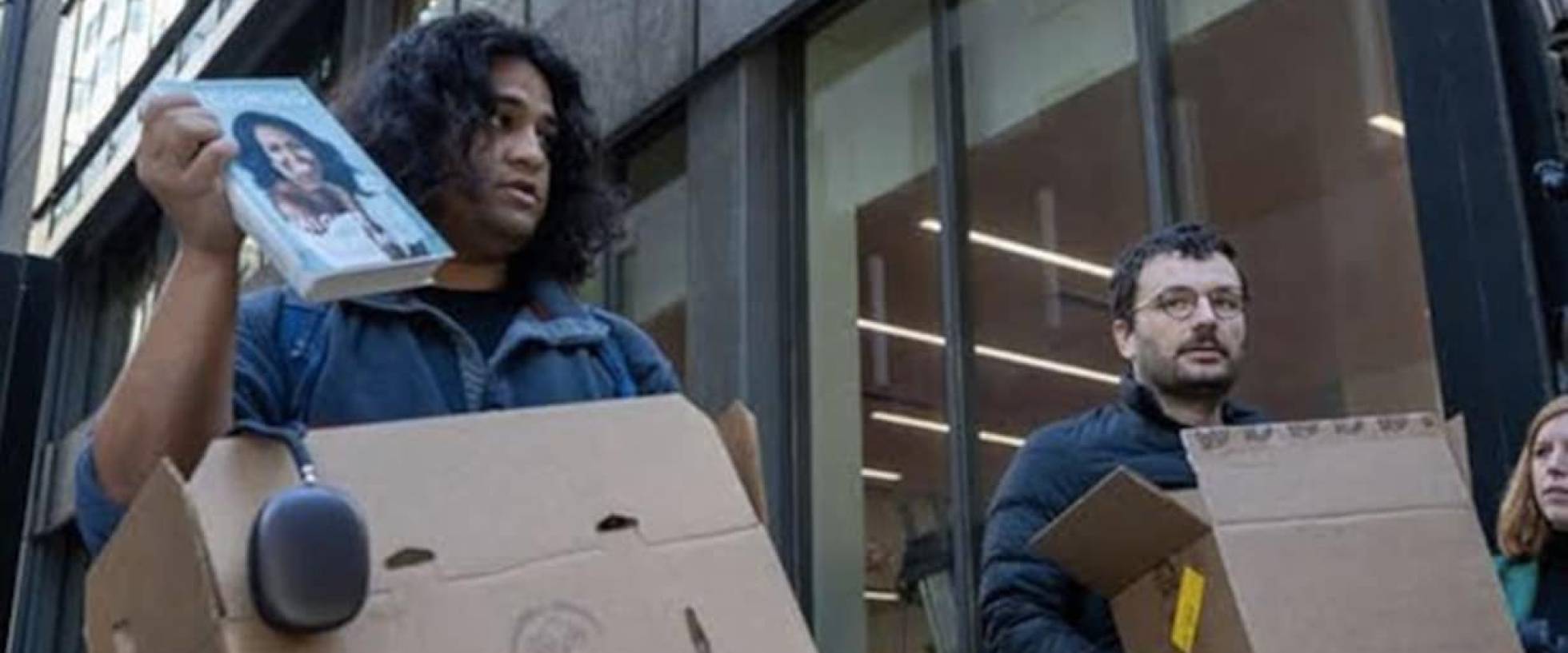 Dos actores simulan ser empleados despedidos de Twitter y Musk encaja la broma