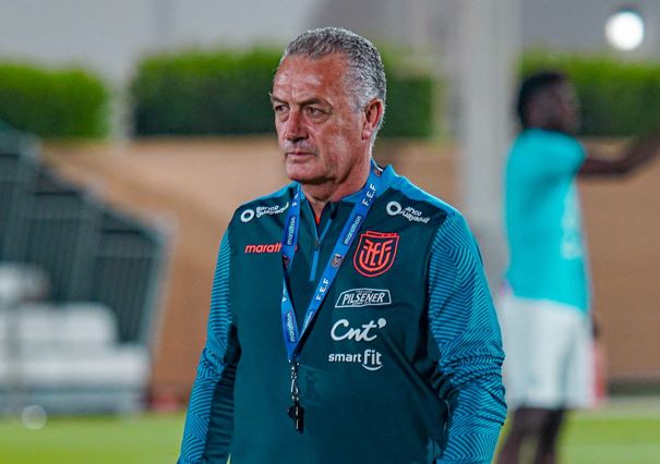 Gustavo Alfaro declaró en la previa del debut en Qatar 2022