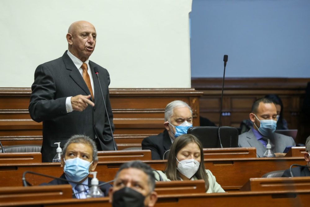 Deuda oculta de Soto sería causal para que deje presidencia del Congreso
