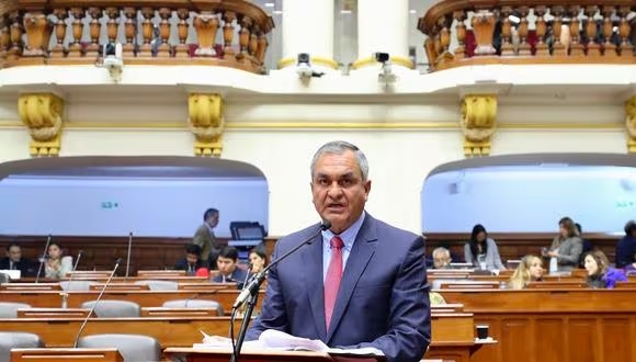 Alcaldes provinciales y distritales respaldan al ministro del Interior