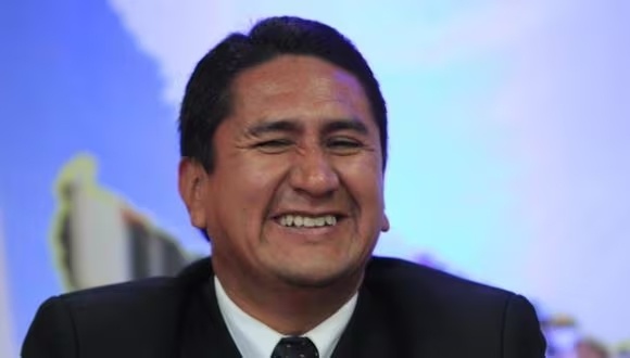 Vladimir Cerrón se burla de la Policía Vladimir Cerrón se burla de la Policía