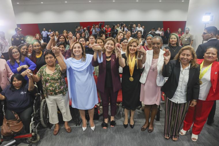 Presidenta Dina Boluarte lidera el Consejo Nacional de Mujeres