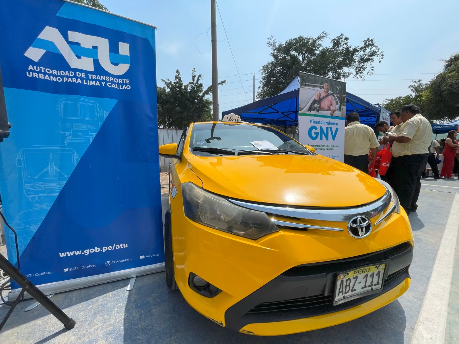 ATU forrará gratis los taxis de amarillo ATU forrará gratis los taxis de amarillo