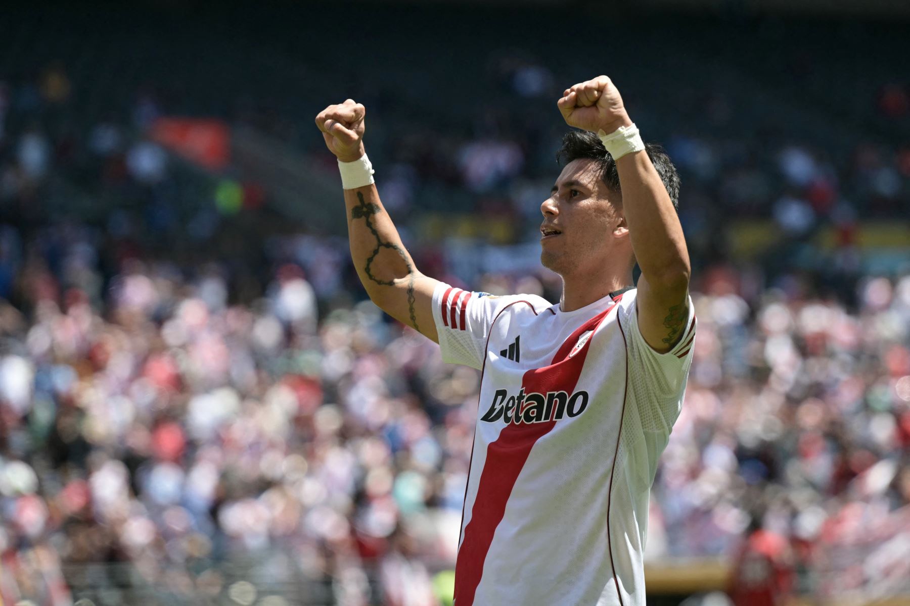 River debuta con triunfo ante Urawa