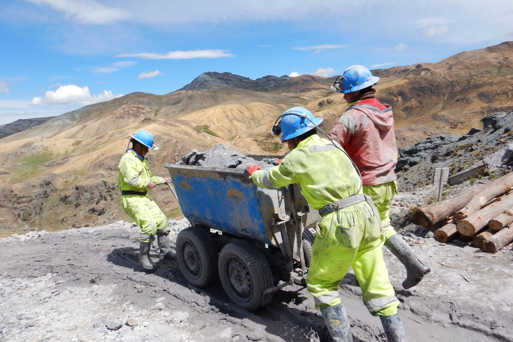 Gobierno inicia depuración del Reinfo para mineros