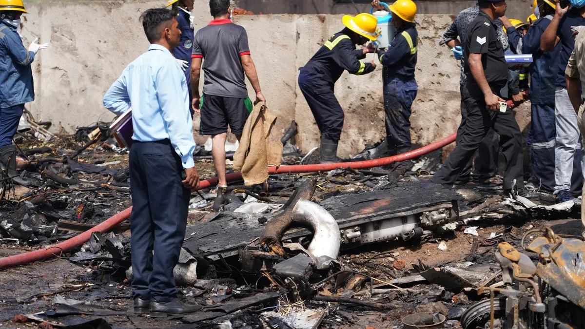 Avión con destino a Londres y 240 personas a bordo se estrelló Avión con destino a Londres y 240 personas a bordo se estrelló