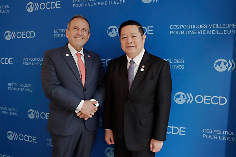 Canciller fortalece lazos en Asia y abre puertas económicas